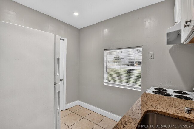 Foto del edificio - 885-887 7th St
