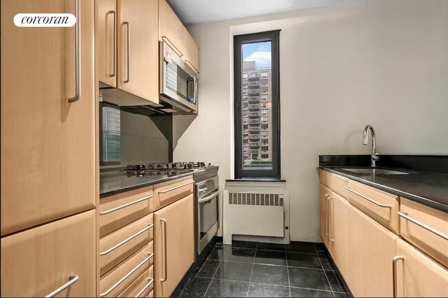 Building Photo - 157 E 32nd St