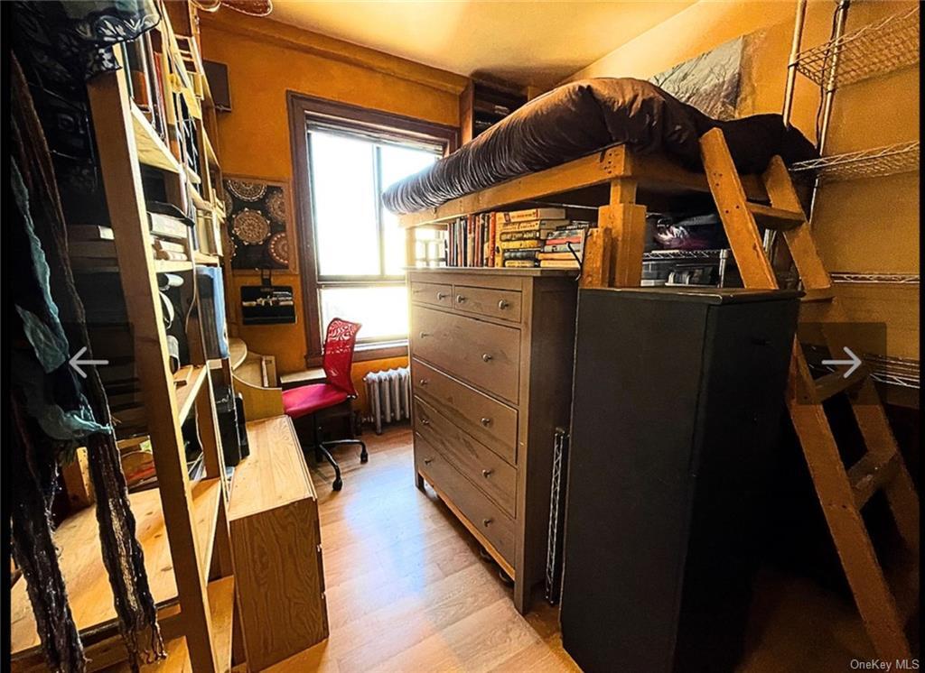 Foto principal - 300 W 49th St