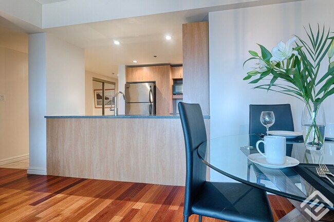 Building Photo - 149 Av. Atwater