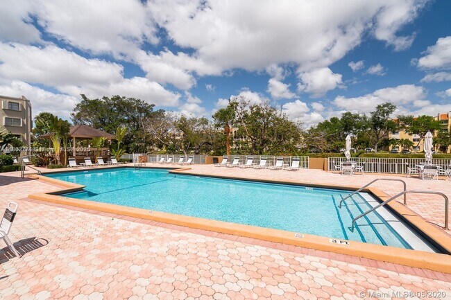 Foto del edificio - 7715 SW 86th St