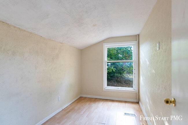 Building Photo - 177 McLaughlin Ave