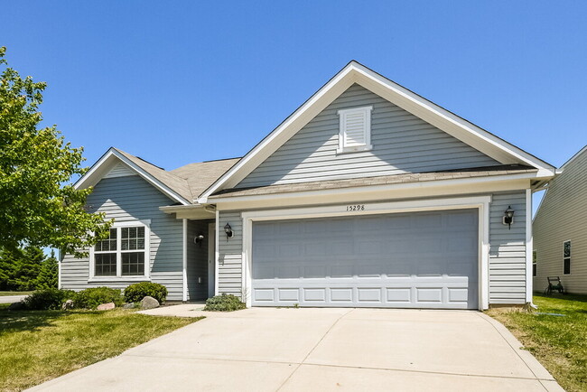 Building Photo - 15298 Royal Grove Dr