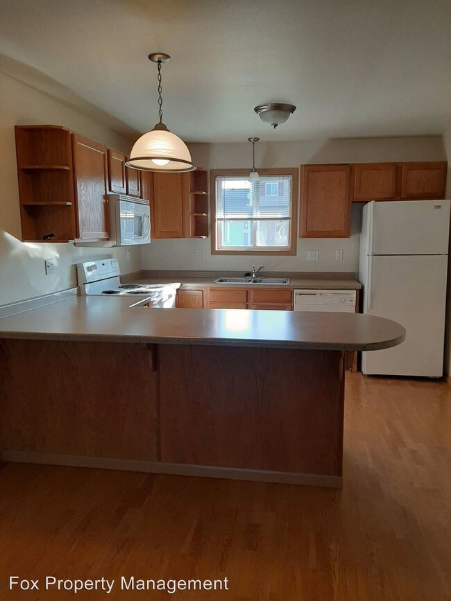 Foto del edificio - 1509-1510 Cedar Dr NE