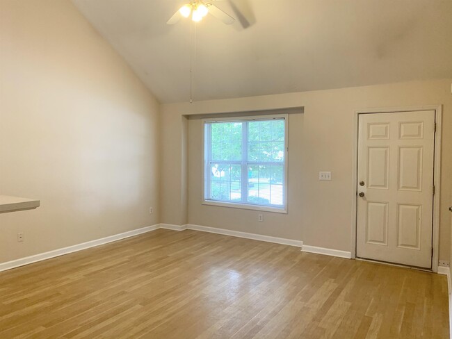 Building Photo - 178 Stoneforest Dr