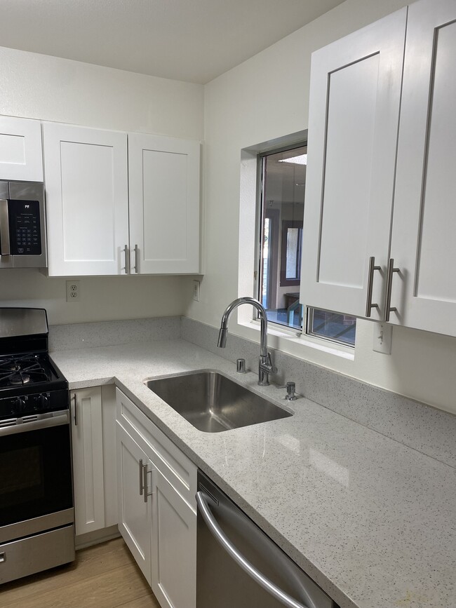 Building Photo - 7330 Eton Ave