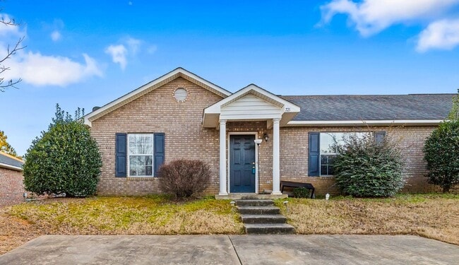 Building Photo - 3 Bedroom/ 3 Bath Longleaf Crossing availa...