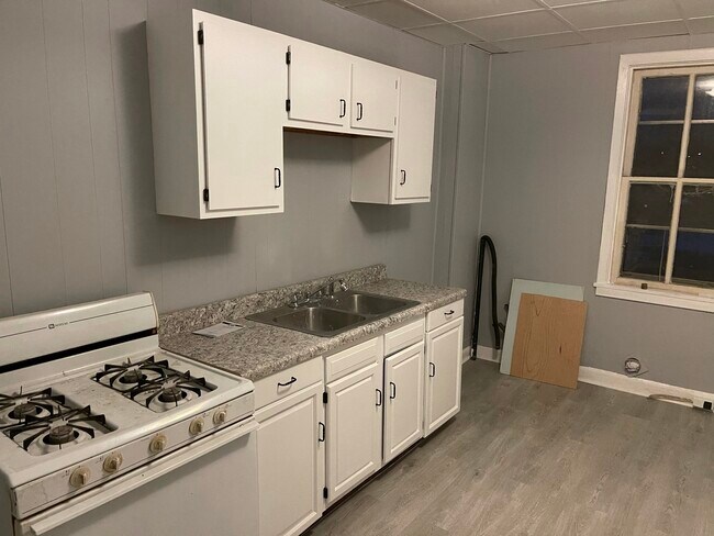 Building Photo - 121 Keystone Ave