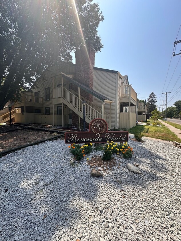Primary Photo - $895- 2 bedroom 1 bath - Apartment located...