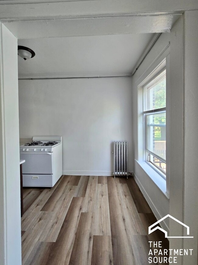 Foto del edificio - 4866 N Magnolia Ave