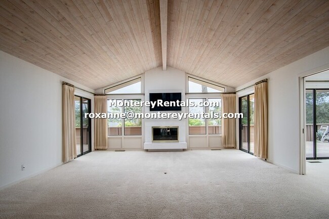 Building Photo - Rarely Available 2/2.5 Pebble Beach Townhome!