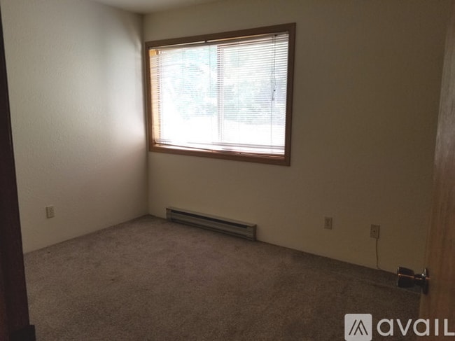 Building Photo - 1330 Linda Ln