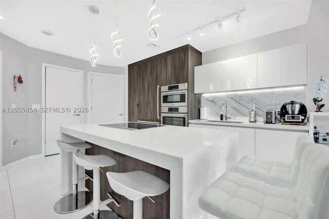 Foto del edificio - 851 NE 1st Ave