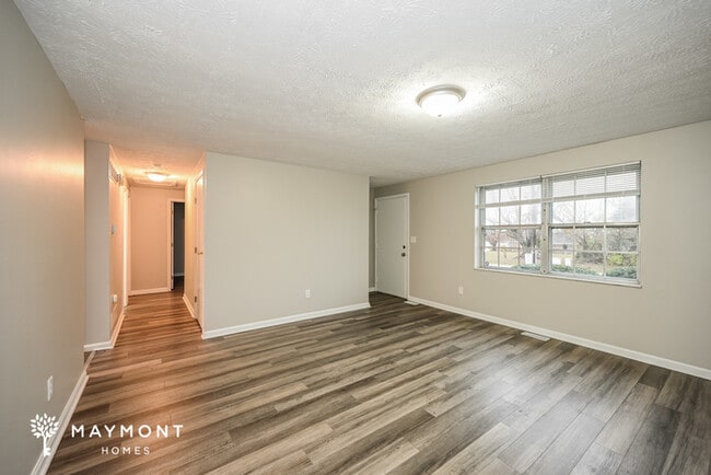 Building Photo - 1663 W Kemper Rd