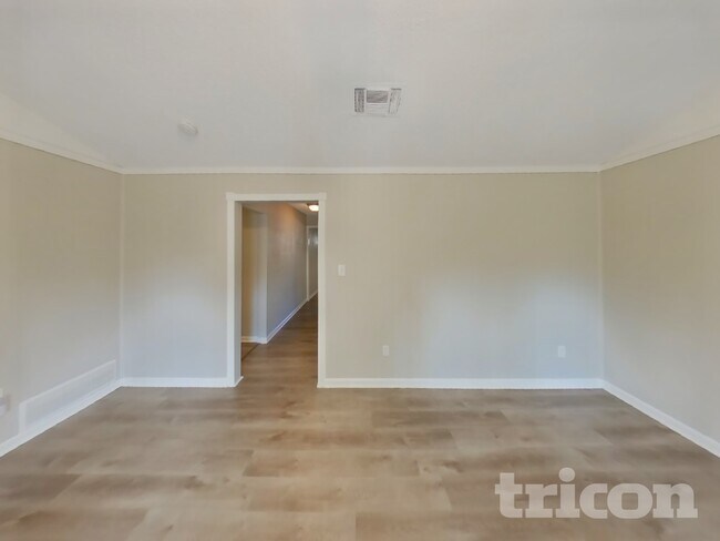 Building Photo - 1016 Kay Lynn St