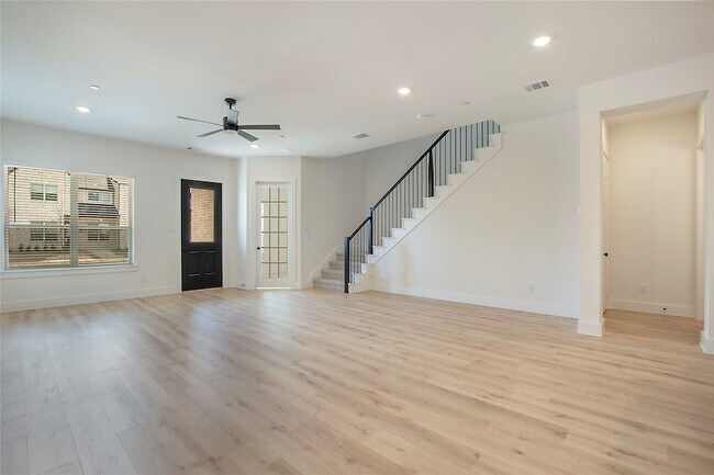 Building Photo - 4413 Cave Spgs St