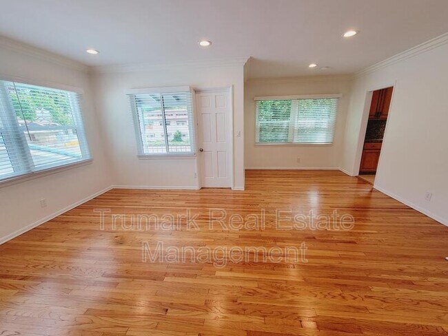 Building Photo - 4249 Laurel Canyon Blvd