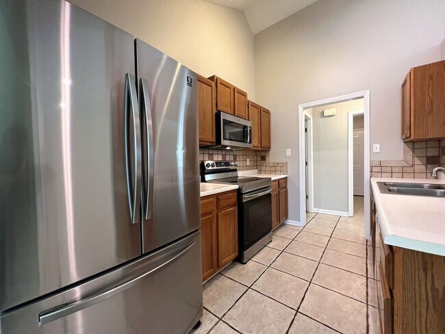 Foto del edificio - BEAUTIFUL 3 BEDROOM, 2 BATH RANCH HOME IN ...