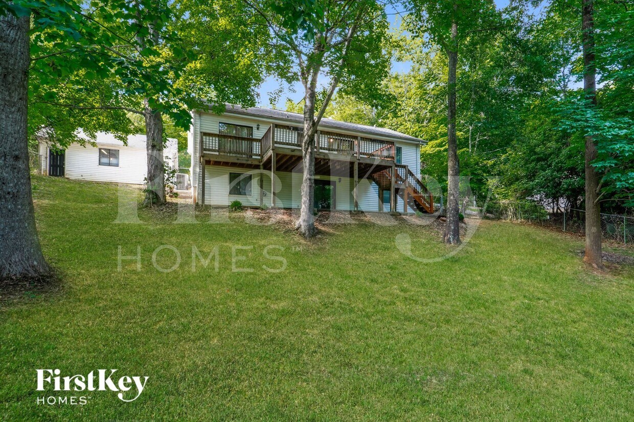 Building Photo - 3155 Lake Ranch Dr