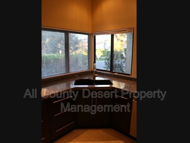 Foto del edificio - 45426 Driftwood Dr