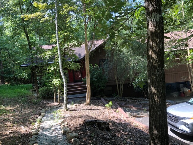 Building Photo - 33 Channel Ln