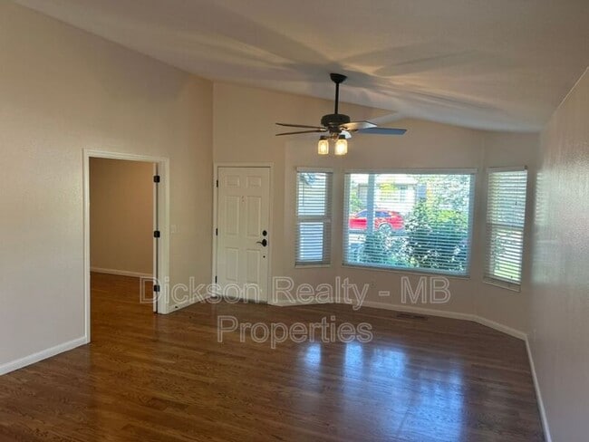 Foto del edificio - 6164 Greenbrook Dr