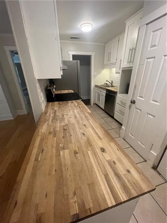 Building Photo - 5913 Montfort Rd S