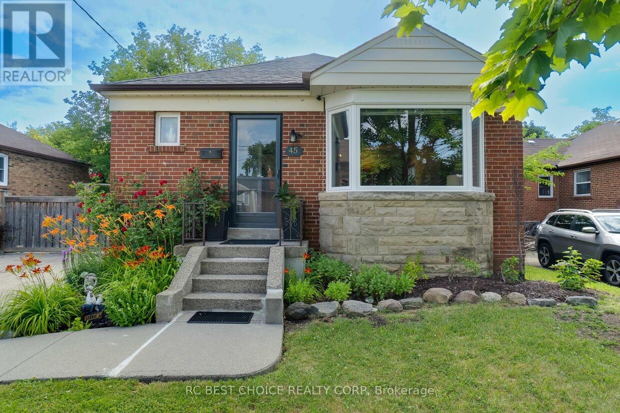 Primary Photo - 45 Mayall Ave
