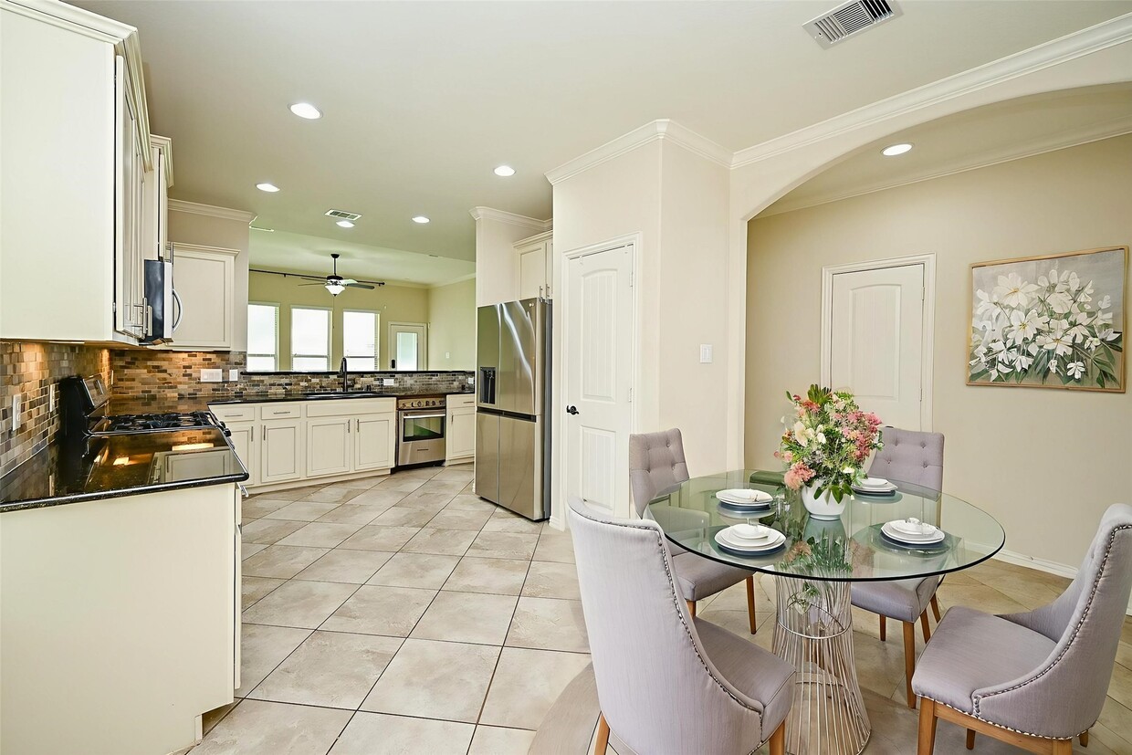 Building Photo - 14814 Raleigh's Meadow Ct