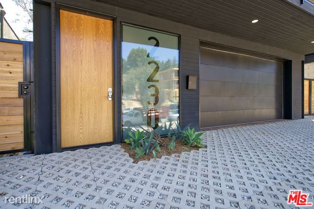 Building Photo - 2230 Glendale Blvd