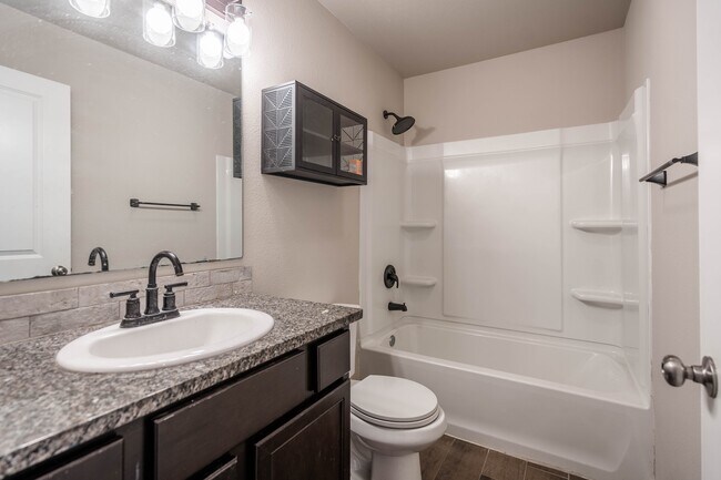 Foto del edificio - 2311 Outlaw Ct