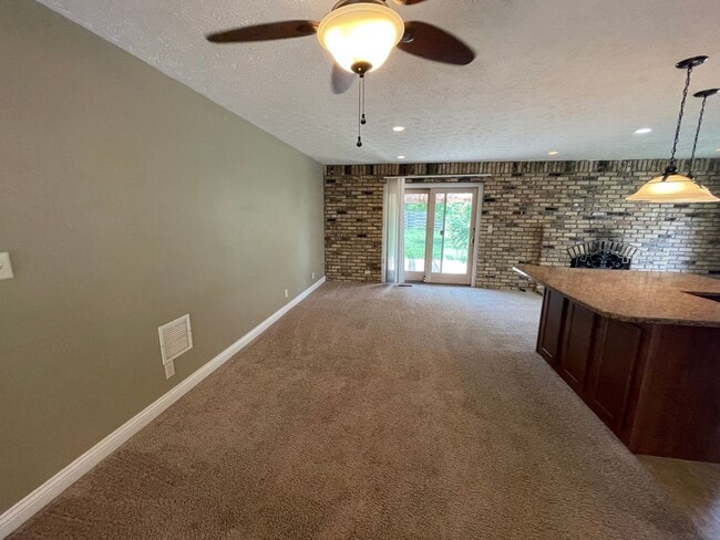 Building Photo - Remodeled 3 Bedroom Home!