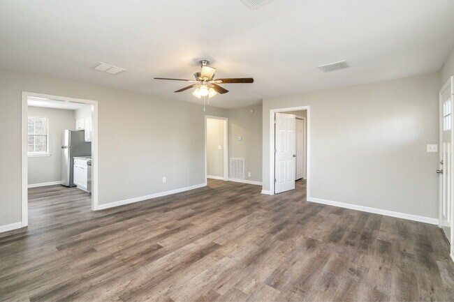 Foto del edificio - 238 Midtown Ln