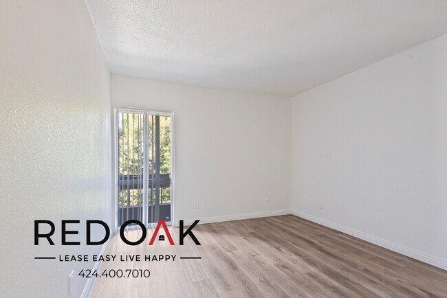 Foto del edificio - 17830 Sherman Way