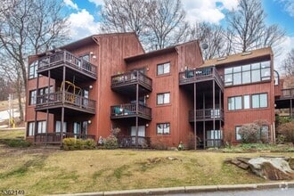 Building Photo - 4 Winter Park Dr
