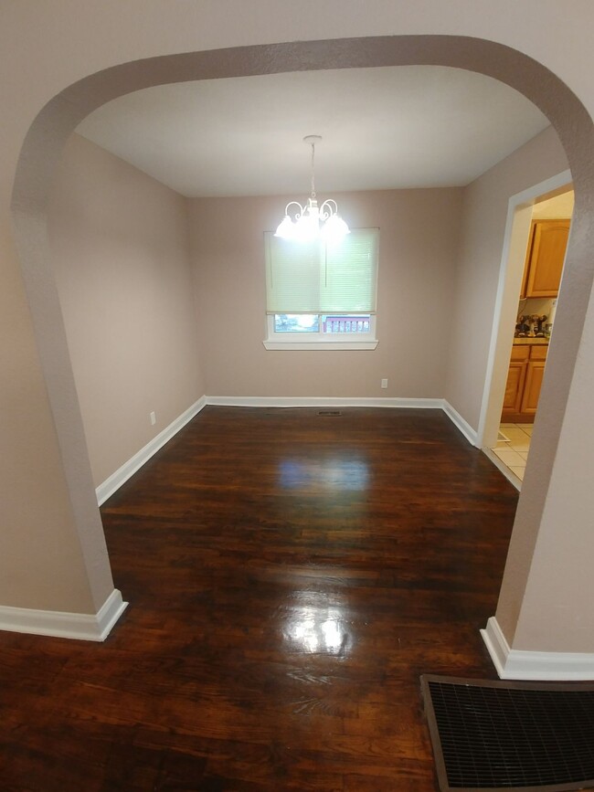 Dining Rm, w/ view of woods - 1538 Lillian Ln