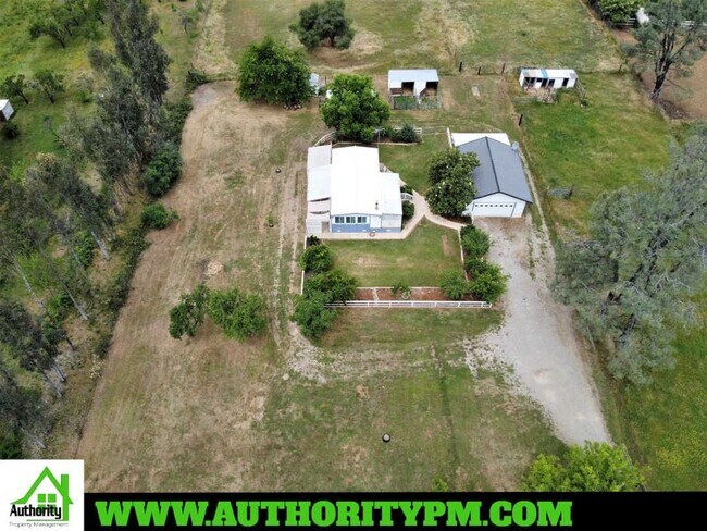 Foto del edificio - 5182 Poplar Ave