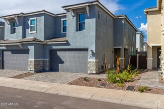 Building Photo - 4858 E Helena Dr