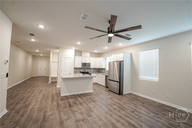 Building Photo - 166 Benelli Dr