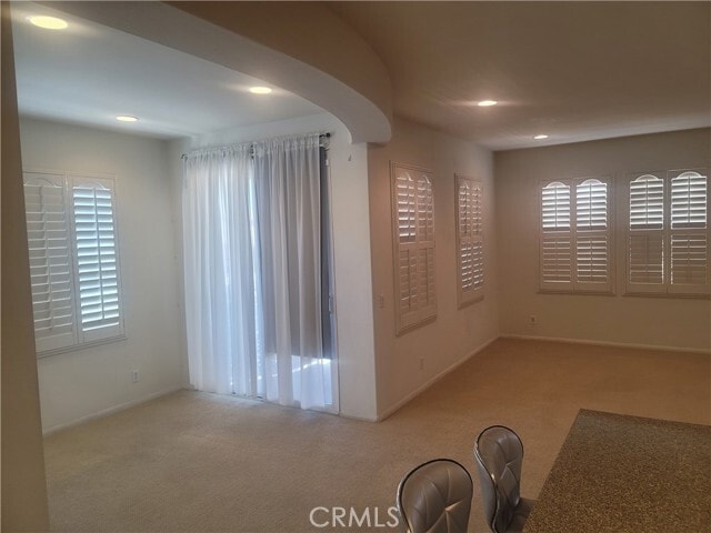 Building Photo - 2750 E Oak Hill Dr