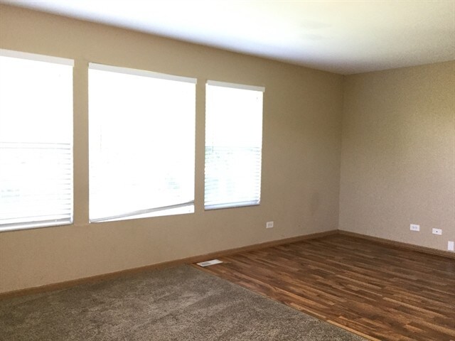 Building Photo - 16838 S Parker Ridge Drive