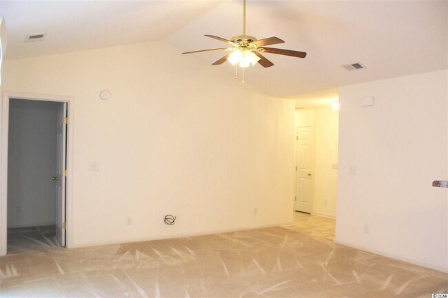 Building Photo - 704 W Perry Rd