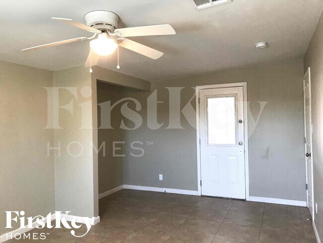 Foto del edificio - 8802 N 35th Dr