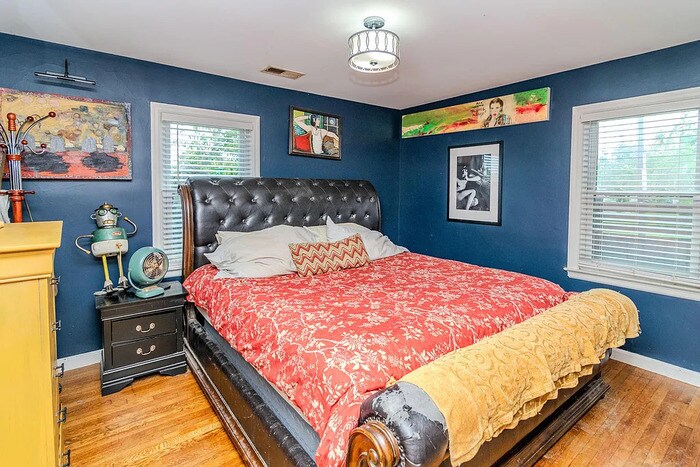 Foto del edificio - This charming 3-bedroom, 1-bathroom home