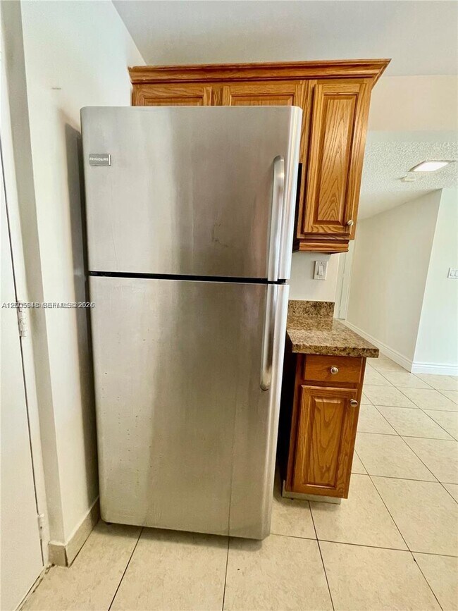 Foto del edificio - 2320 S Cypress Bend Dr