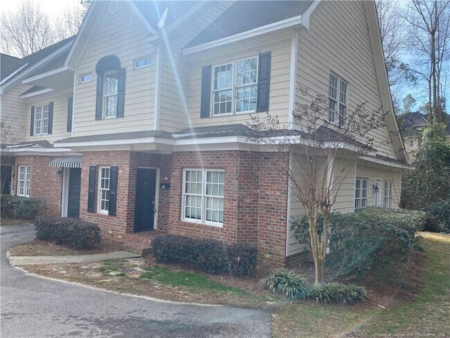 Foto del edificio - 320 Glenburney Dr