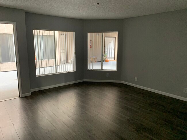 Foto del edificio - 219 N Avenue 51