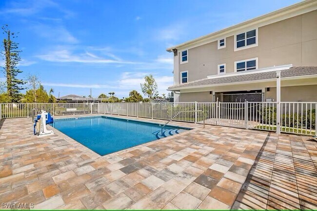 Foto del edificio - 5126 Coronado Pkwy