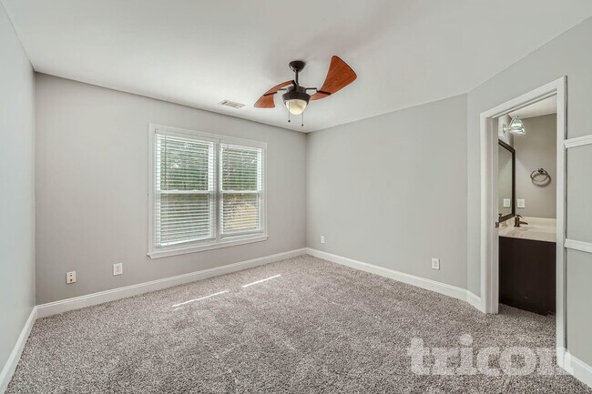 Foto del edificio - 3835 Bay Grove Way