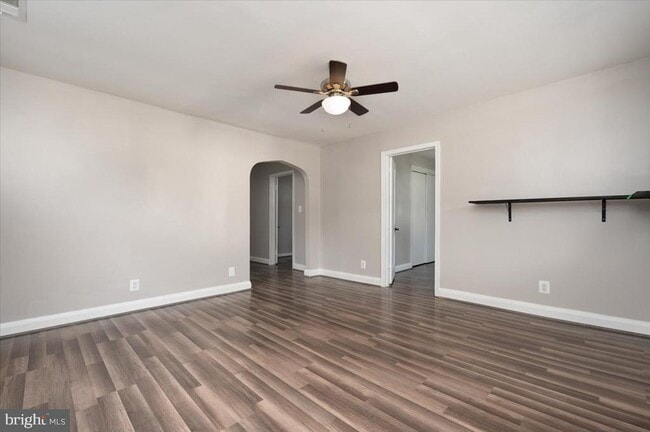 Building Photo - 409 Maple Ln NW